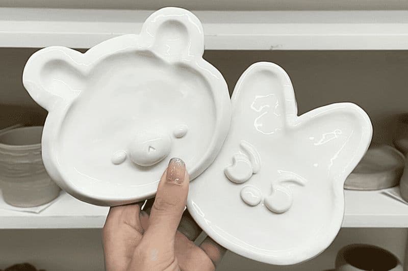 Atelier de poterie artisanale dans une maison de style