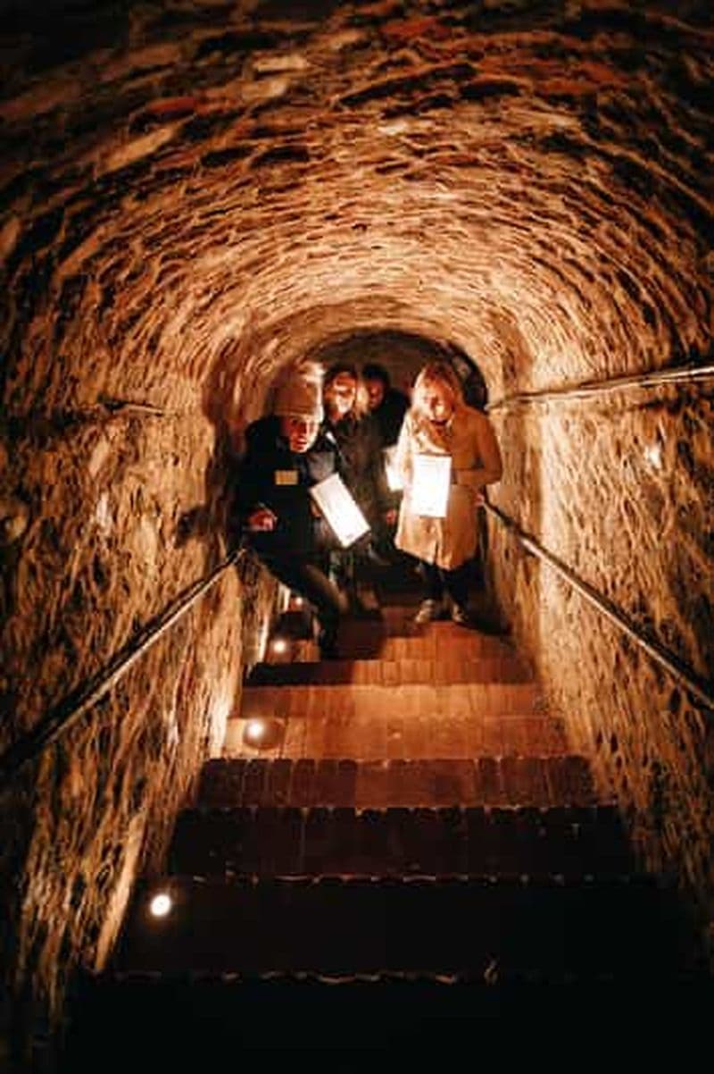 Billet Prague : visite guidée des souterrains de Vyšehrad le samedi