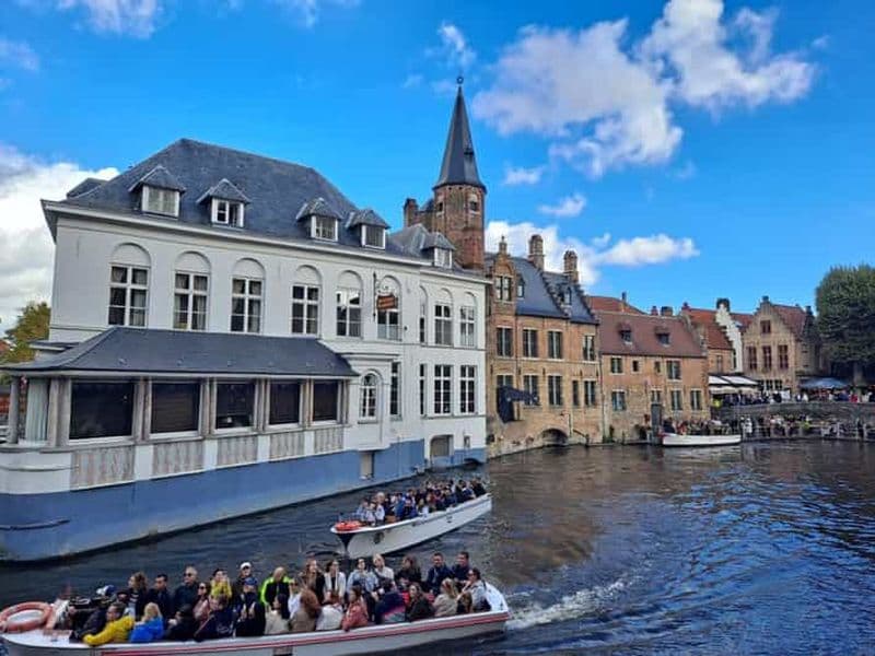Billet Bruges : visite guidée privée à pied avec croisière sur les canaux