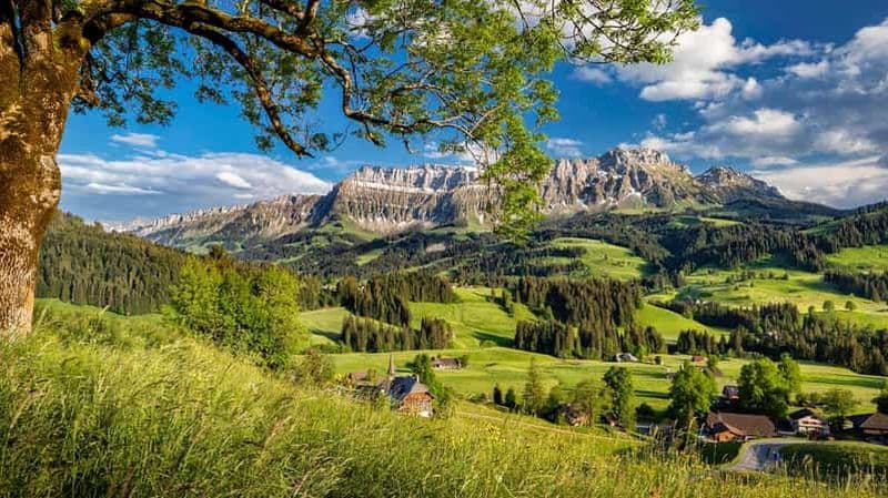 Billet Voyage dans l'Emmental au départ de Zurich : visite et atelier de fabrication de fromage