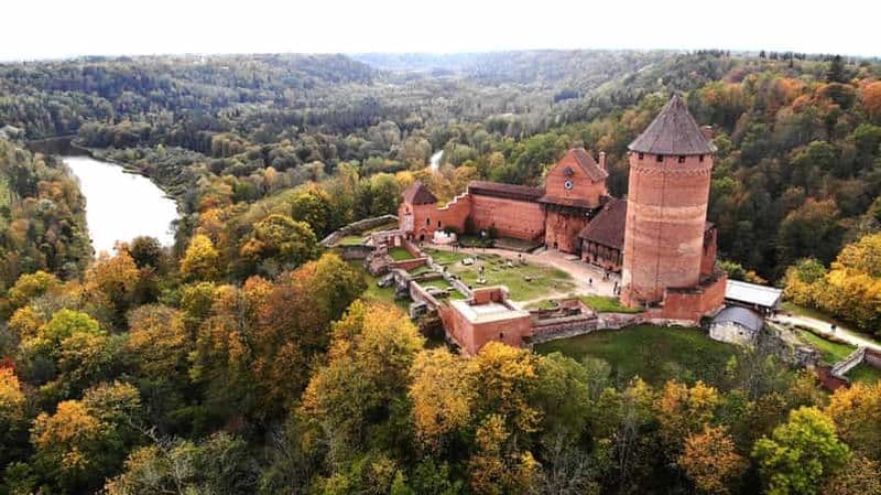 Billet Au départ de Riga : excursion privée d'une journée à Cesis, Sigulda et les châteaux de Turaida