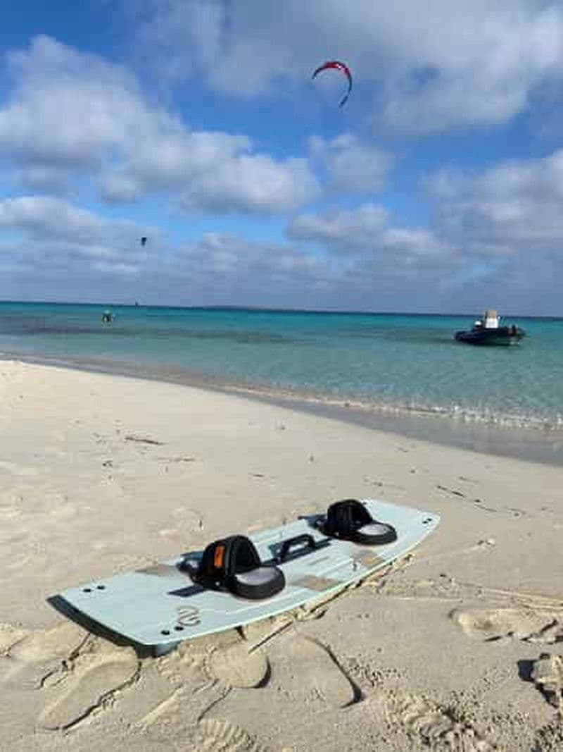 Formentera : cours de kitesurf pour débutants de 6 heures VÉRIFIEZ D'ABORD LE VENT