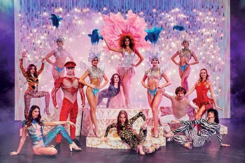 Paris : Spectacle de cabaret latin du Paradis avec champagne en option