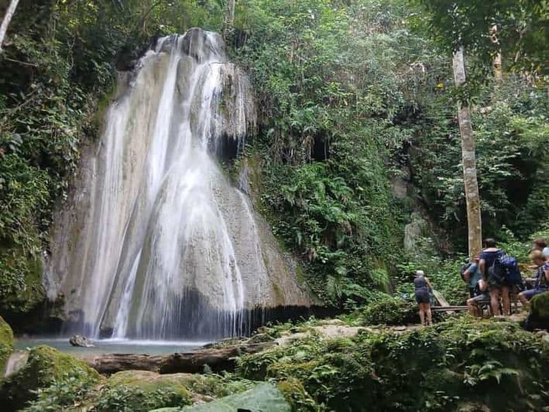 Nong Khiaw : trek de 2 jours dans la jungle, hébergement, cascade et kayak