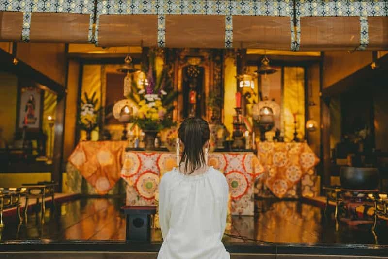 Billet 3 types de méditation zen et dessin de Bouddha dans un temple privé