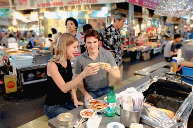 Billet Séoul : visite du marché de Gwangjang, dégustation de soju et découverte de la cuisine de rue