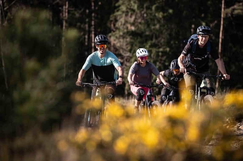 Serra da Lousã : visite à vélo des Aldeias do Xisto avec un guide de la région