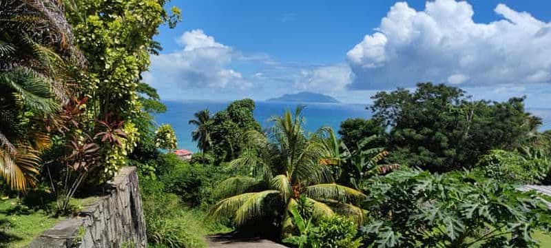 Billet Transferts à Mahé : seulement 25 minutes en voiture (de l'aéroport aux hôtels, aux ports)