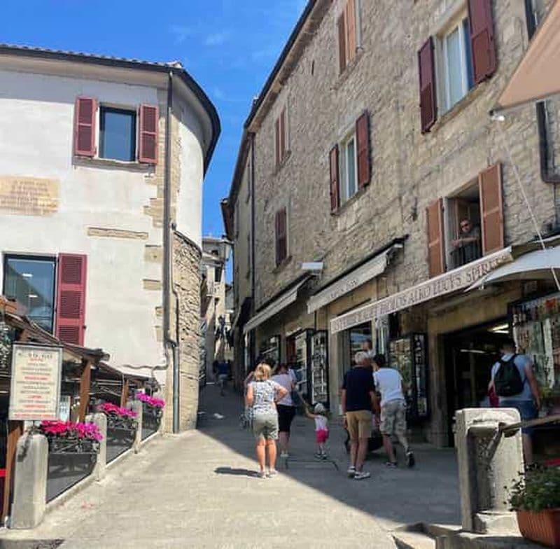 Saint-Marin : Guide audioguide visite à pied historique