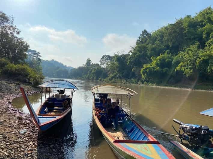 Chiang Rai : Excursion d'une journée en trekking et en bateau à longue queue