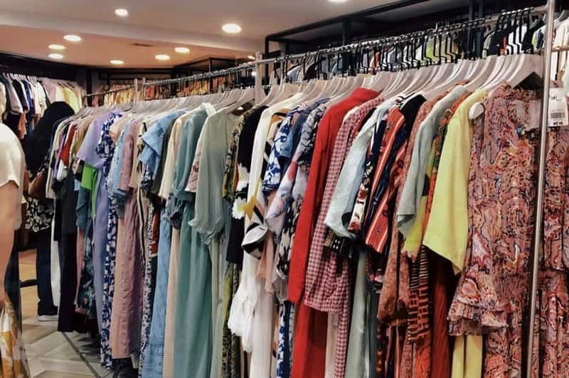 Billet Canton : visite guidée de 3 heures dans un centre commercial de vêtements