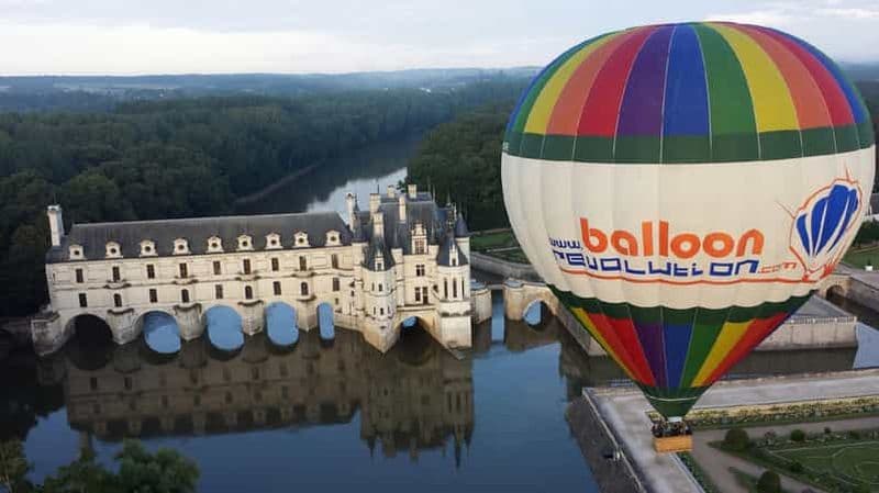 Vol en montgolfière à Amboise au coucher du soleil au-dessus de la vallée de la Loire