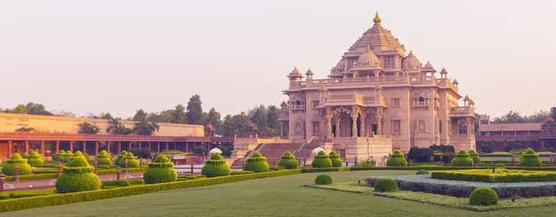 Billet Delhi : visite du temple d'Akshardham – spectacle magique de lumière et d'eau