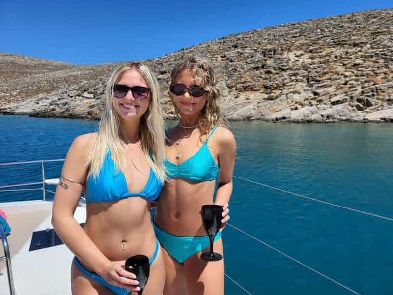 Billet Hersonissos : Croisière privée en catamaran, île de Dia avec déjeuner