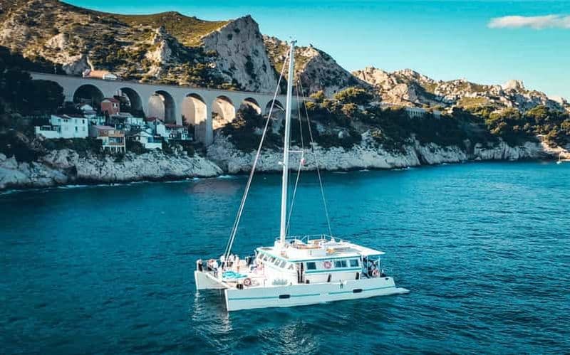 Billet Marseille : Croisière en catamaran sur l'archipel du Frioul avec déjeuner