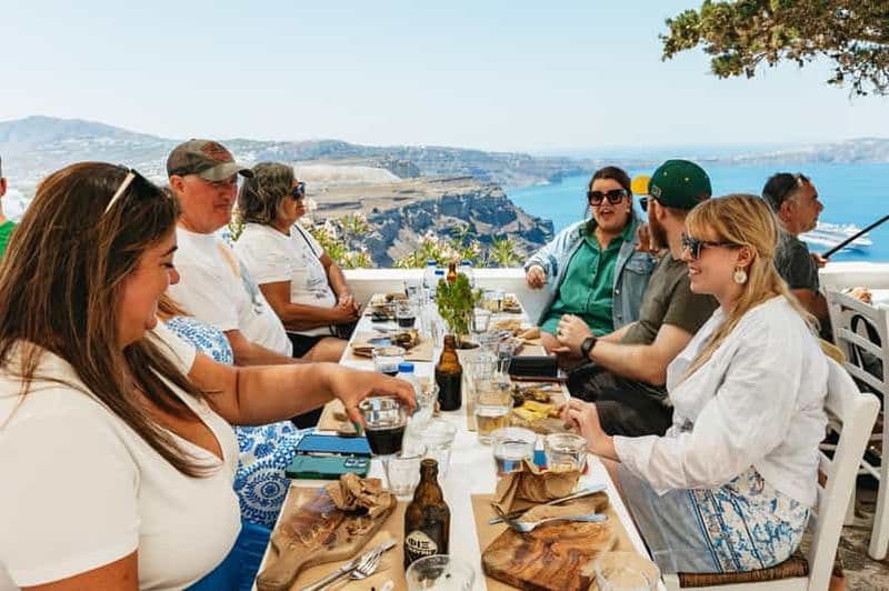 Fira : Visite guidée à pied pour les gourmets avec dégustations