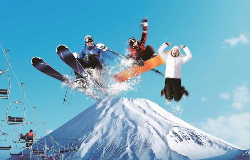 Depuis Tokyo : visite d'une journée au mont Fuji avec ski et onsen