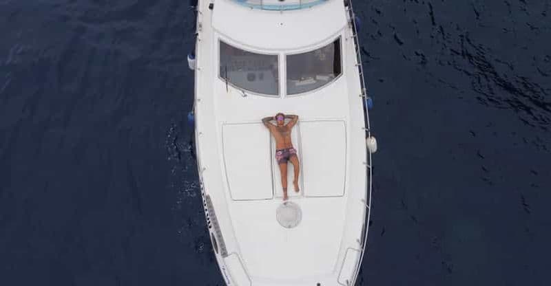 Billet Île de Pantelleria : Tour de l'île en yacht avec Simone & Luck