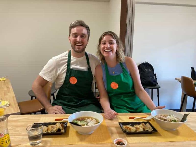 Osaka : cours de cuisine à Dotonbori (ramen et gyozas)