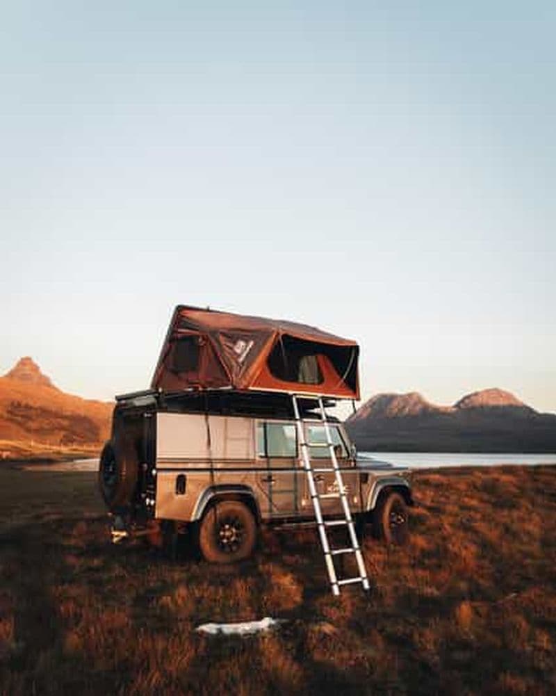 Billet Au départ d'Édimbourg : Aventure camping en Land Rover dans les Highlands