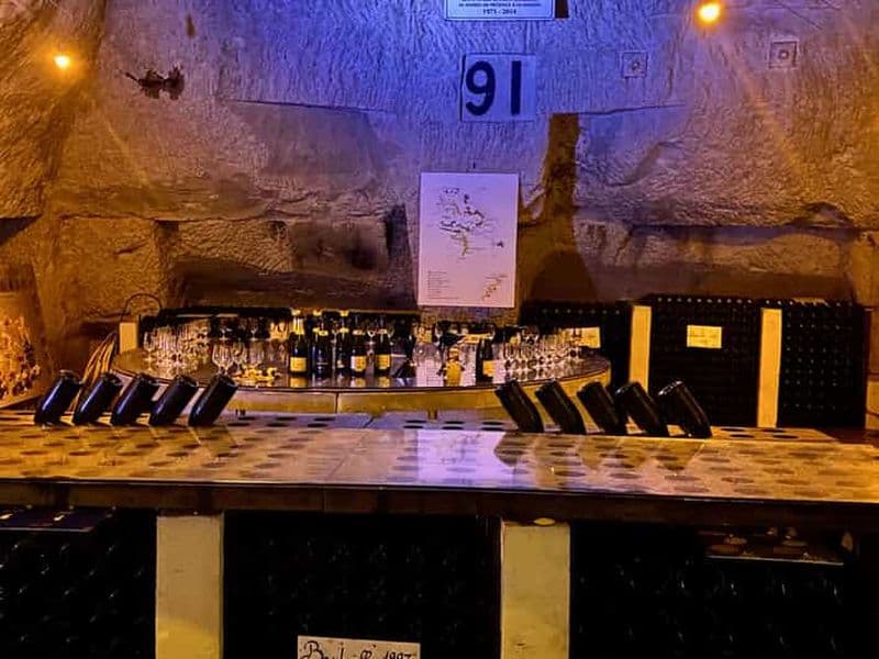 Billet Excursion privée d'une demi-journée au Champagne Veuve Clicquot au départ de Paris