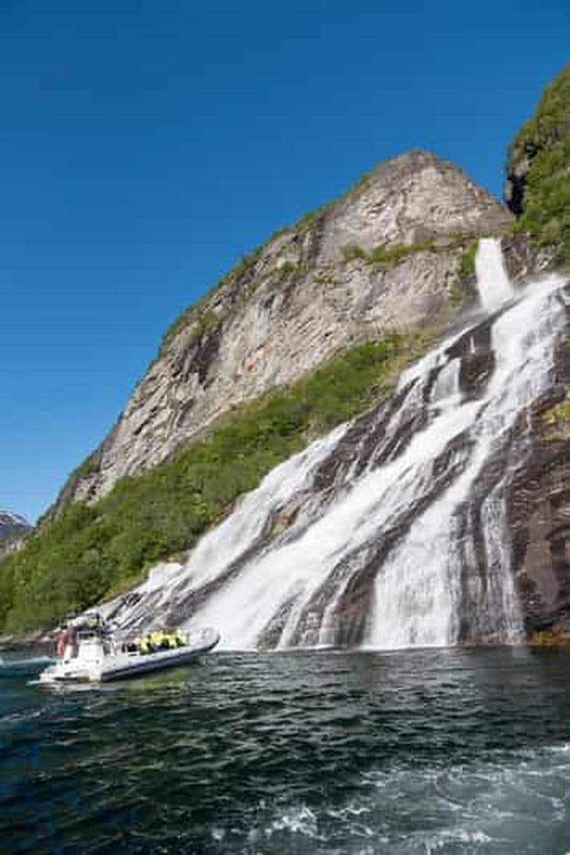 Billet Måløy : visite guidée en bus et excursion en bateau semi-rigide dans le Geirangerfjord