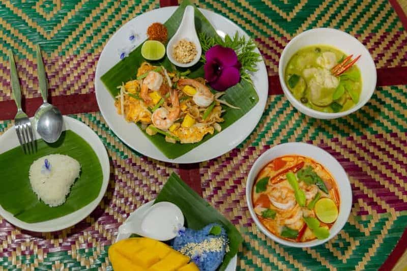 Phuket : cours de cuisine thaïlandaise avec visite du marché local et du jardin