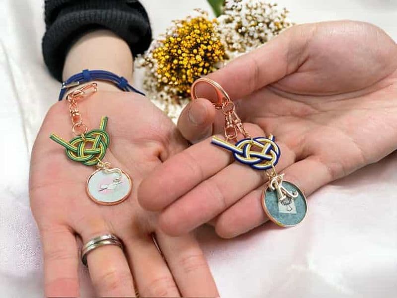 Atelier de charme romantique Mizuhiki Knot et Omikuji Washi Ueno