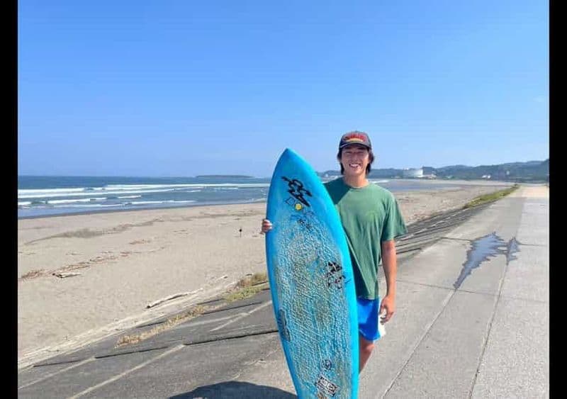Miyazaki : cours de surf avec location d'équipement
