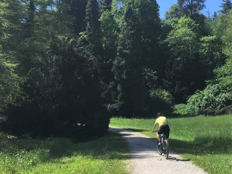 Billet Trakošćan : circuit à vélo vers la grotte, le château et le volcan