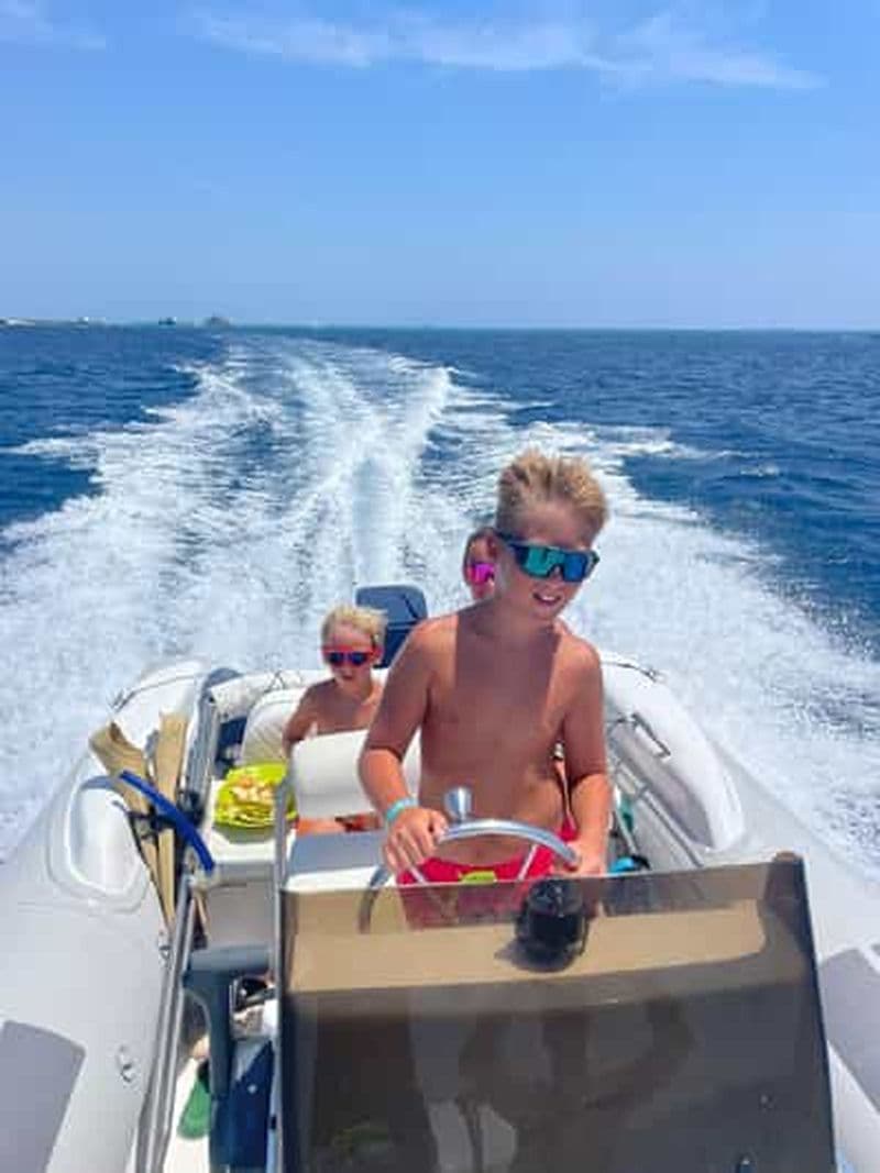 Taxi maritime vers l'île de Magawish en bateau rapide