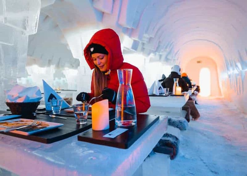 Billet Rovaniemi : visite de l'Arctic SnowHotel et dîner avec transfert