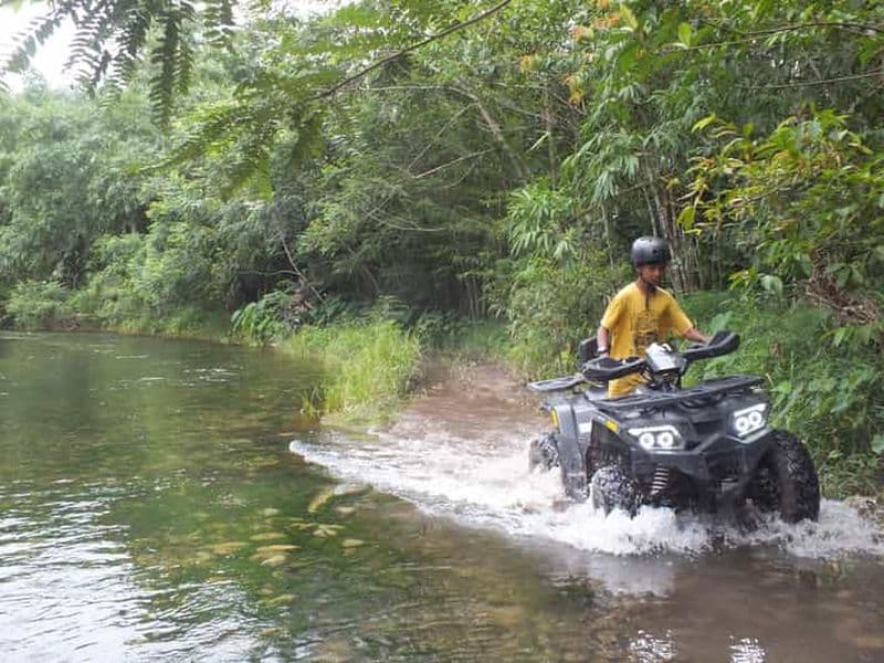 Demi-journée de quad et de tubing dans le cadre de l'aventure Khaolak