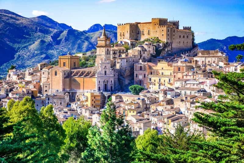 Billet Depuis Palerme : visite des châteaux médiévaux de Caccamo et Cefalù.