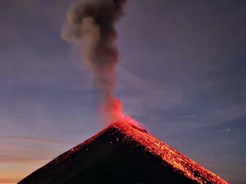 Depuis Antigua, excursion collective en 4x4 au volcan Acatenango, 2 jours et 1 nuit.