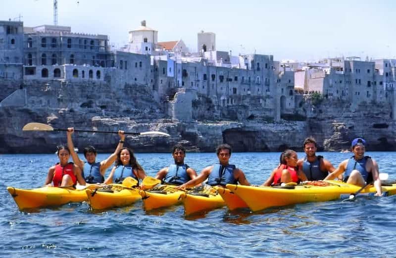 Excursion en kayak à Polignano + arrêt baignade dans une grotte