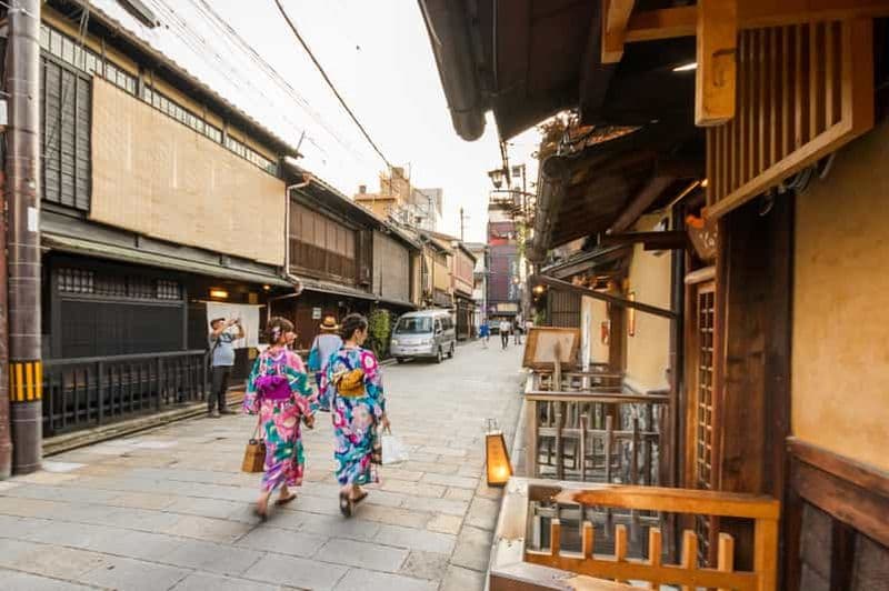 Billet Promenade nocturne à Gion : Le quartier des geishas de Kyoto