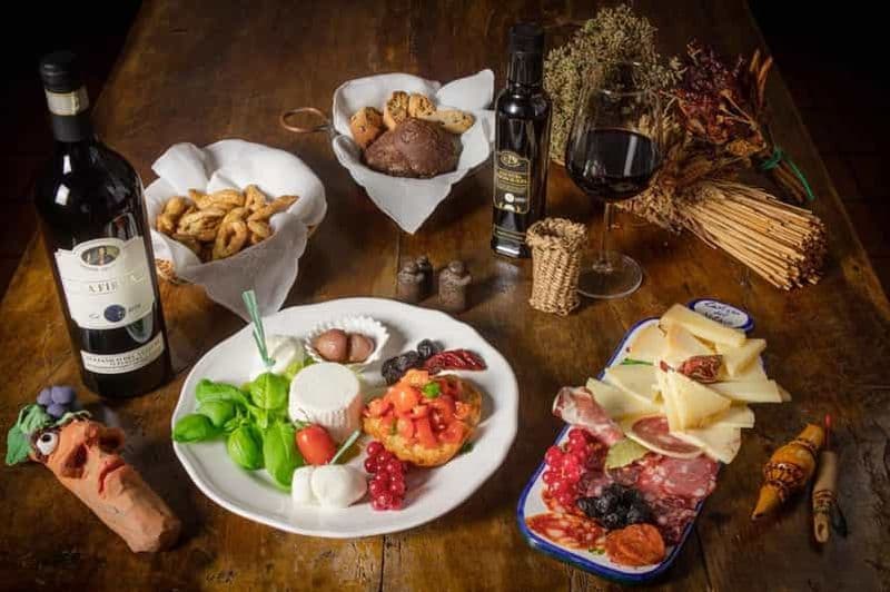 Basilicate : découverte des grottes de tuf volcanique et dégustation d'excellents vins lucaniens