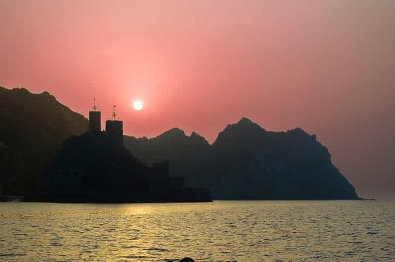 Billet Mascate : Croisière au coucher du soleil avec le fort d'Al Jalali et le fort de Mirani