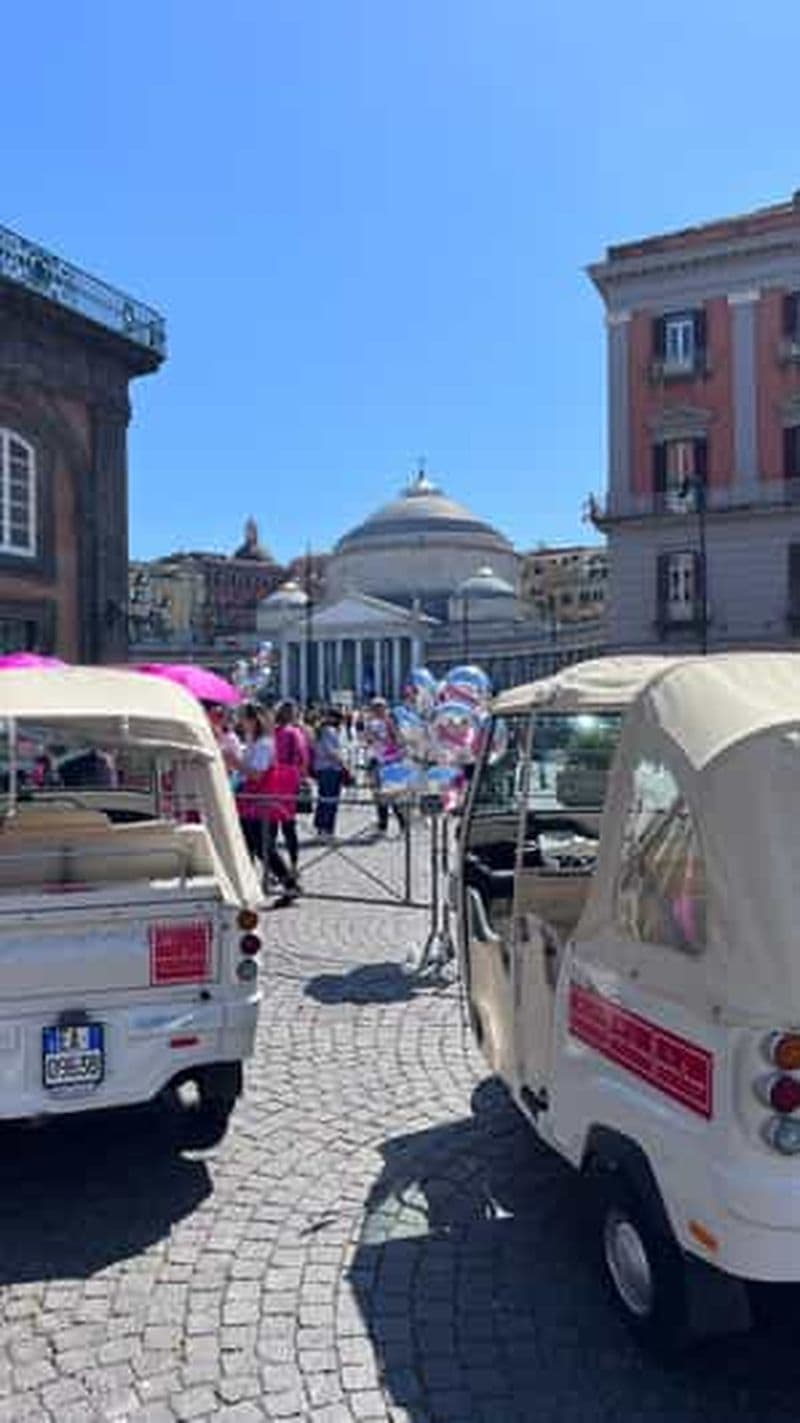 Tour panoramique de Naples en Tuk Tuk par Napolipass.com