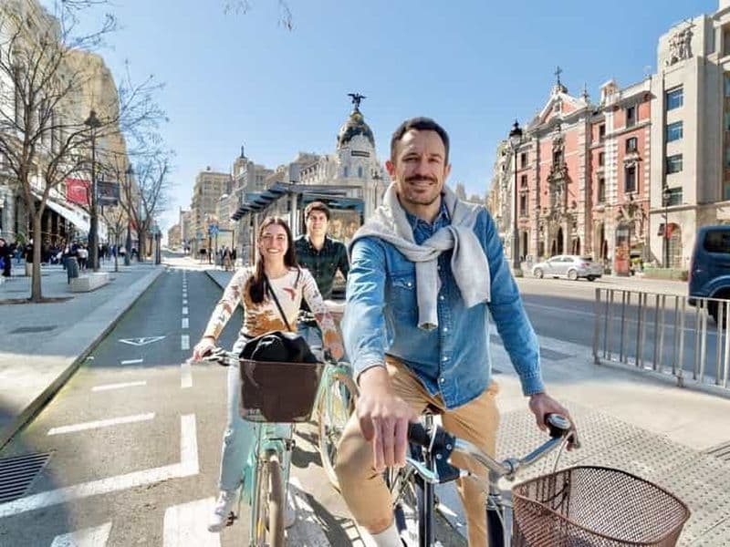 Billet Explorez Madrid à vélo en prenant des photos avec Benja.