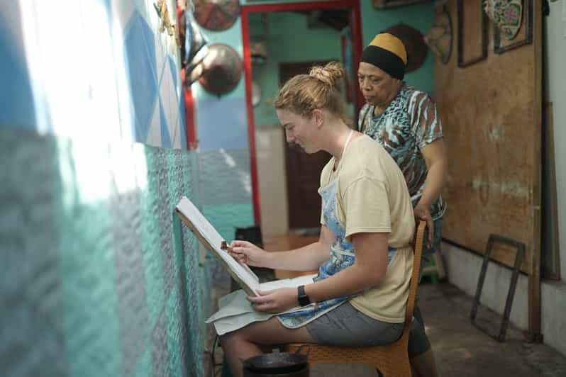 Yogyakarta : Atelier de peinture sur batik