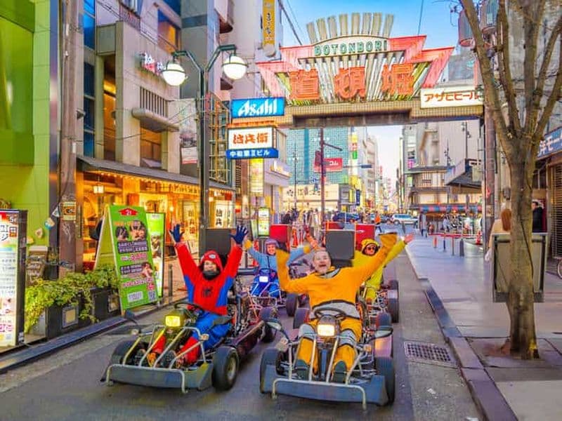 Osaka : visite guidée en karting dans un costume amusant