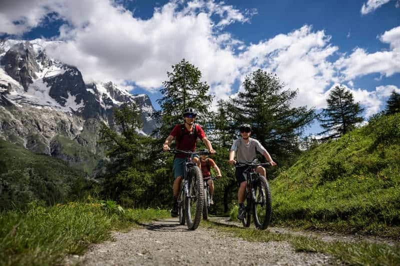 La Thuile : balade en vélo électrique à la découverte de Chaz Dura et du lac Verney