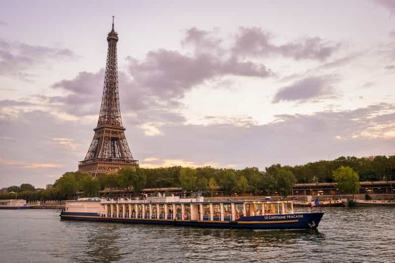 Paris : Croisière romantique avec dîner de 3 plats sur la Seine