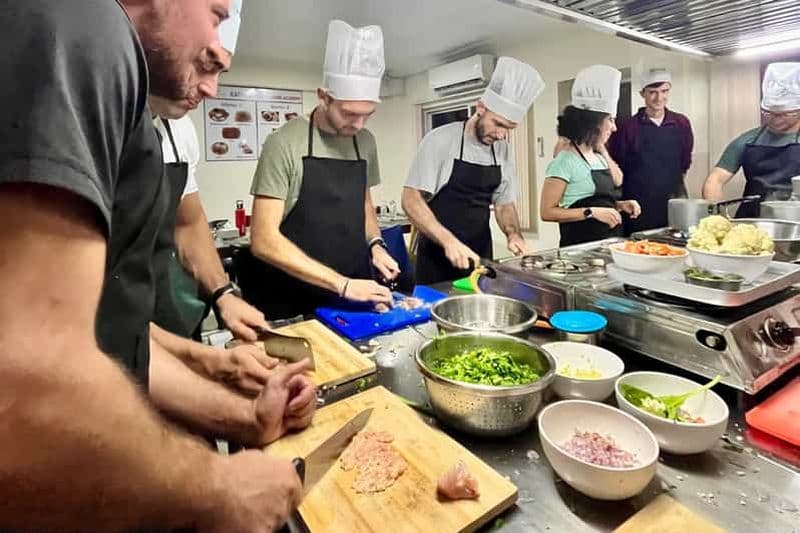 Katmandou : Cours de cuisine népalaise et de fabrication de Momo animé par un local