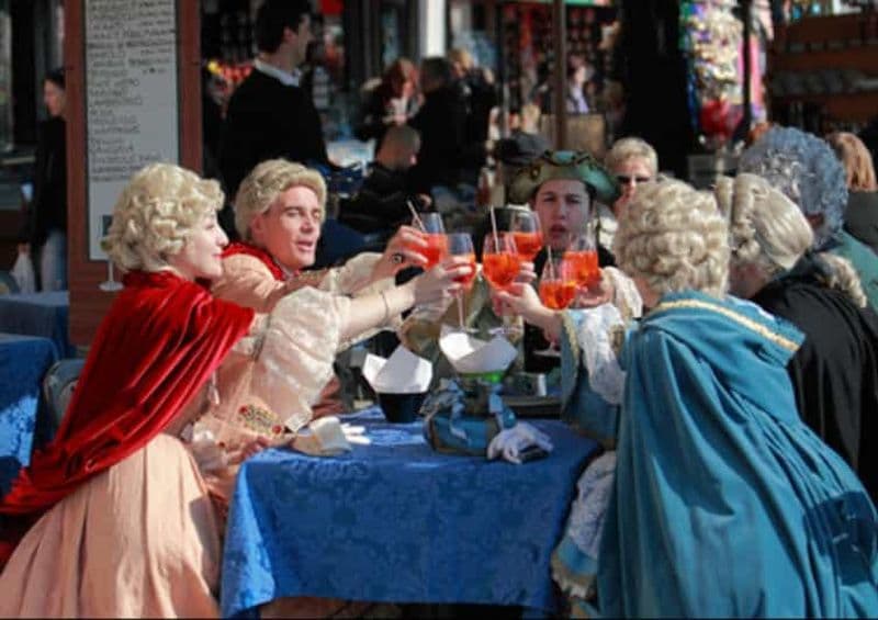 Venise : La tournée des bars du carnaval vénitien