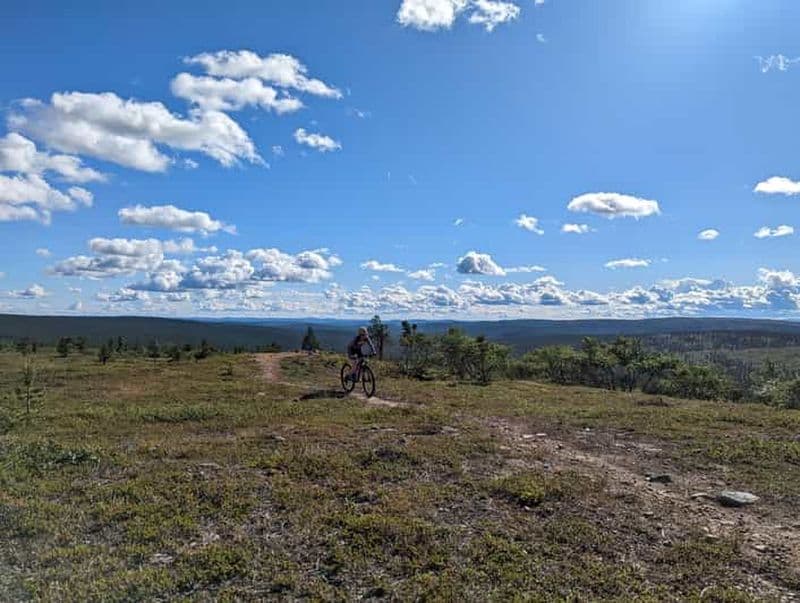 Billet Saariselkä : Sentiers d'écoulement et randonnée en VTT dans les jardins rocheux