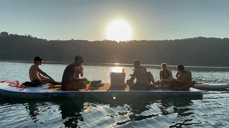 Lac Nemi : SUP Tour avec apéritif au bord du lac