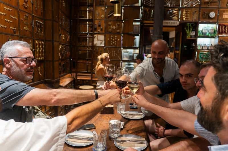 Billet Madrid : visite du musée du Prado et tour des tapas et du vin avec un guide local